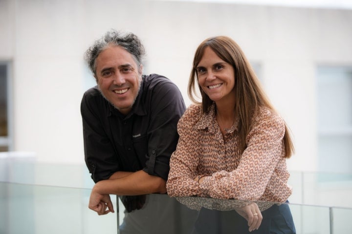 Los directores Jorge Fernández Mayoral y Virginia Jönás Urigüen.