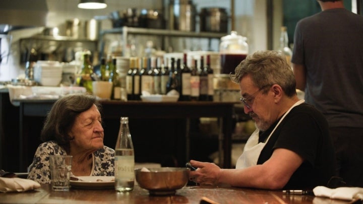 El documental nos muestra al cocinero en su hábitat natural: el 'Urondo Bar'.