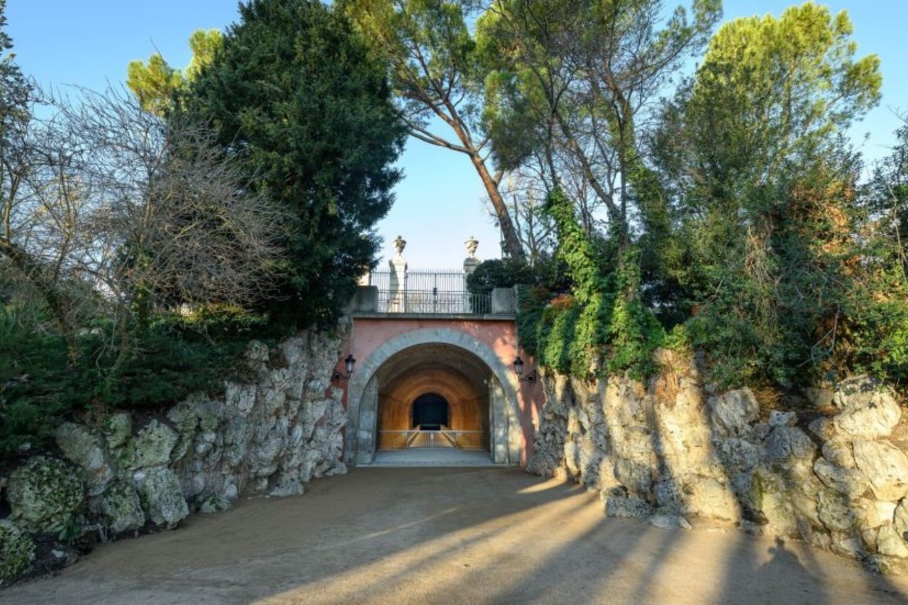 Ya puedes cruzar el pasadizo secreto por el que los reyes escapaban de Palacio 