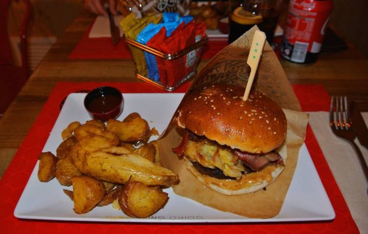 La hamburguesa 'Elvis' en el Goiko Grill. Foto: Camino Martínez