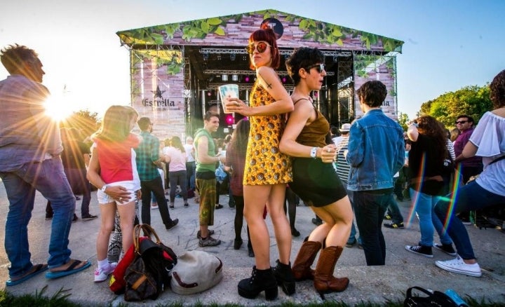 El Tomavistas de Madrid lo tiene todo: buena música, 'food trucks' y buen rollo. Foto: Javier Rosa.