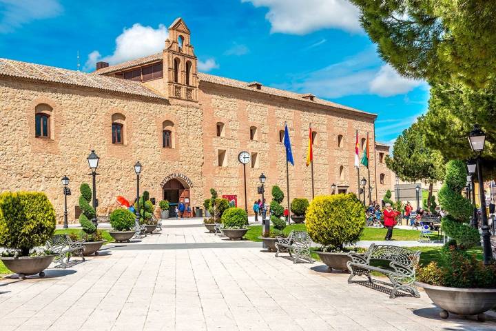 El Palacio de Pedro I, protagonista de estas fiestas, en Torrijos. Foto: Shutterstock.