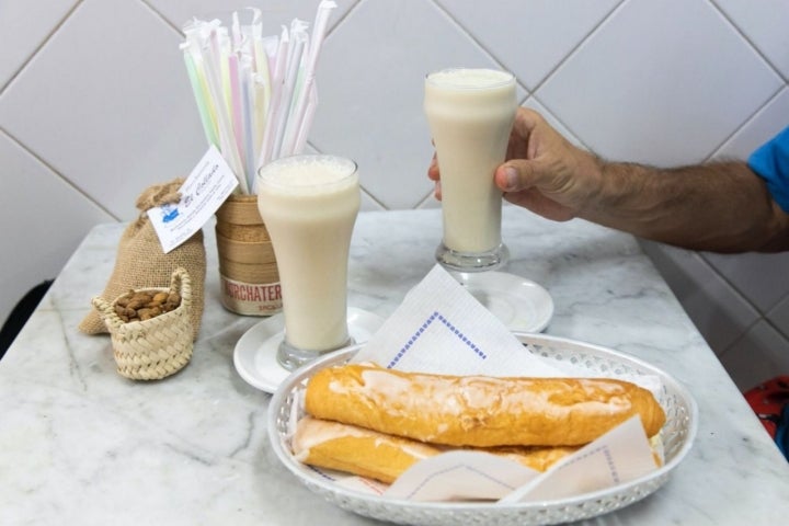 Fallas 2021. Horchata y 'fartons' en la horchatería 'El Collado'