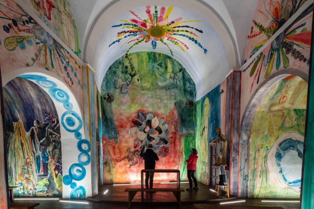 Un templo de fantasía colorista con mucha conciencia