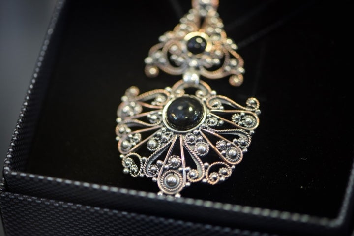 Joyería de Santiago de azabache y en plata | Guía Repsol