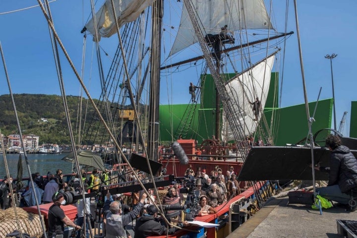 En el Puerto de Pasajes (Guipúzcoa) se rodaron algunas de las escenas marítimas más impresionantes. Foto: Movistar+