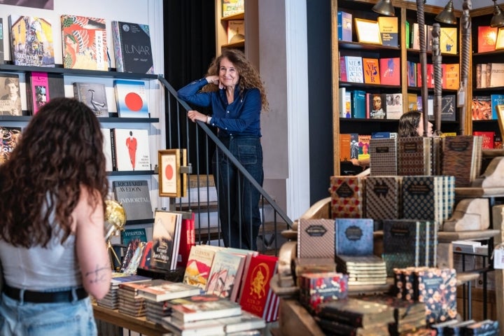Lola Arroya, propietaria y librera de In-Verso (Madrid)