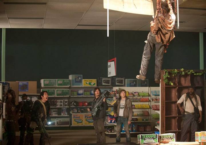 Una escena en un supermercado de la famosa 'The Walking Dead'.