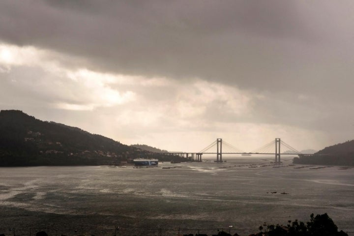 Camino Portugués por la Costa: ensenada de San Simón y Puente de Rande