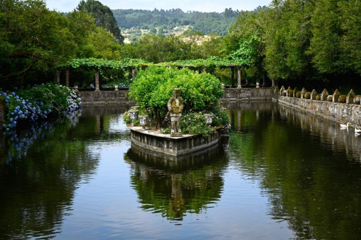 Agua, piedra y vegetación se integran perfectamente en este lugar.