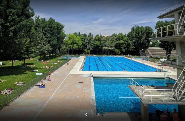 Una de las piscinas con más historia de la zona. Foto: Universidad Complutense de Madrid.