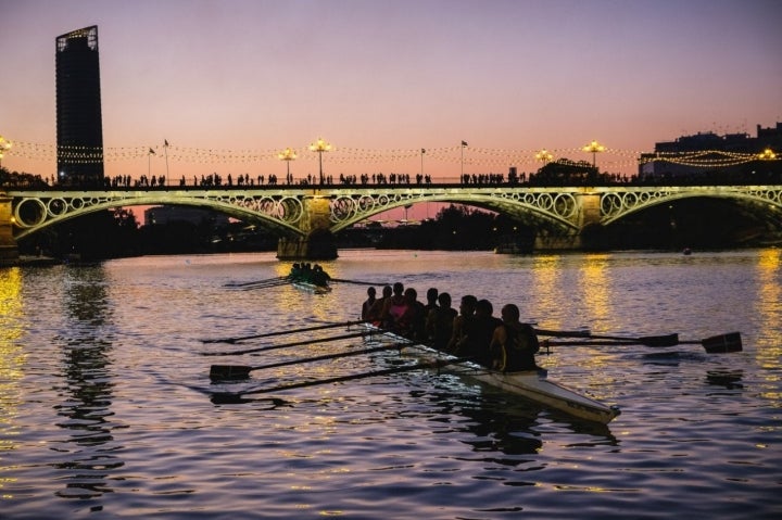 Planes Sevilla: competiciones deportivas en el Guadalquivir