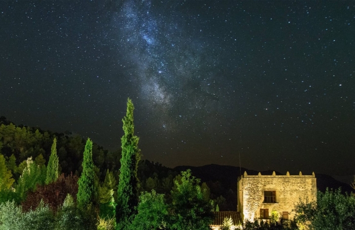 Los cielos de La Torre del Visco tienen certificación internacional Starlight, ideal para ver el eclipse.
