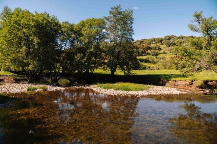 Vista del río fronterizo que separa Portugal y España.