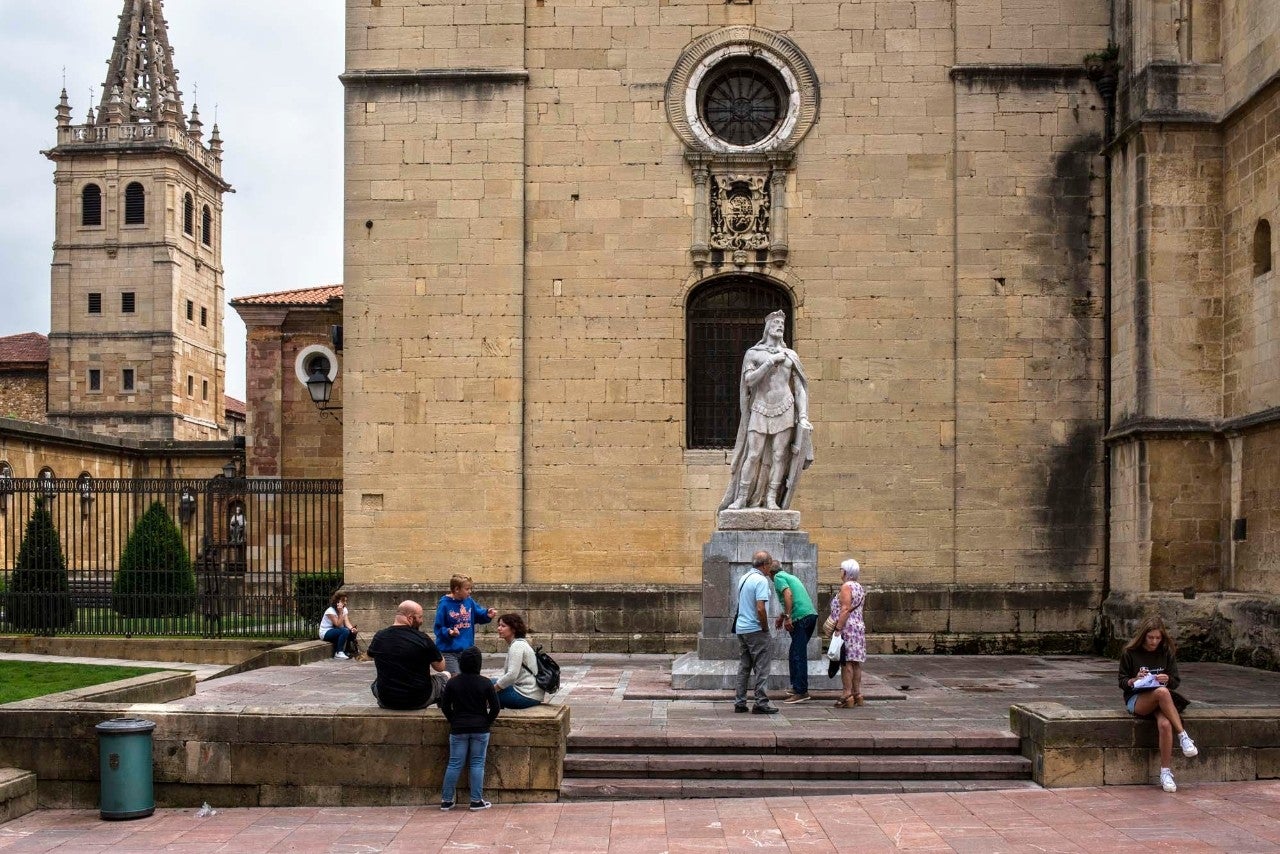 Oviedo saca sus armas de seducción