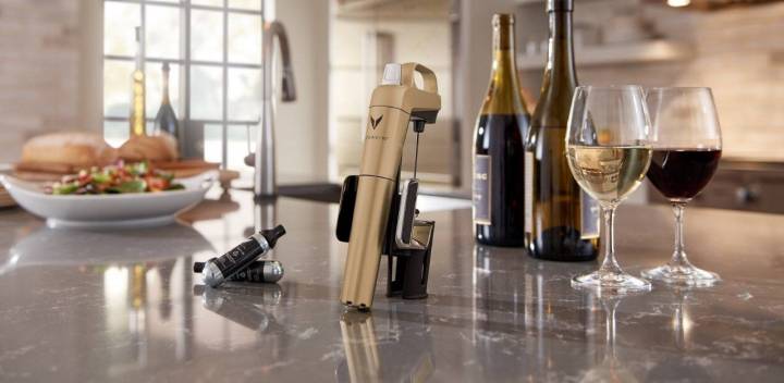 Ya es posible servir una copa de vino sin abrir la botella. Foto: Corvin.