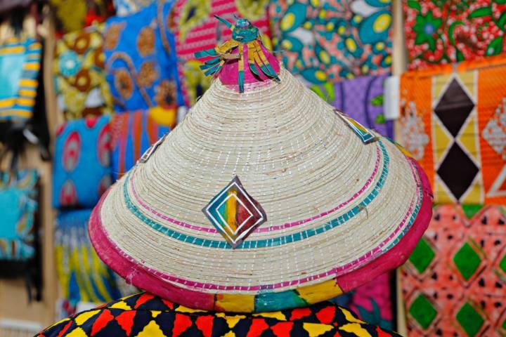 Sombrero tradicional africano típico del campo.