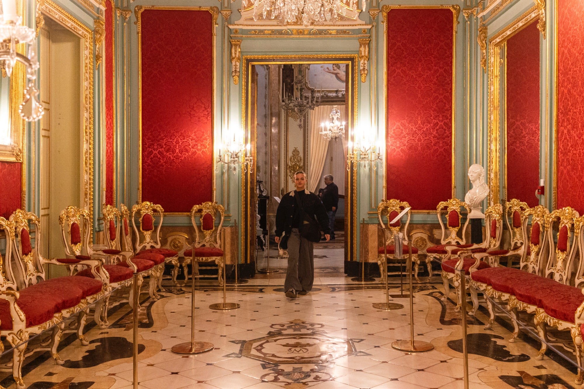 En el salón Pompeyano.