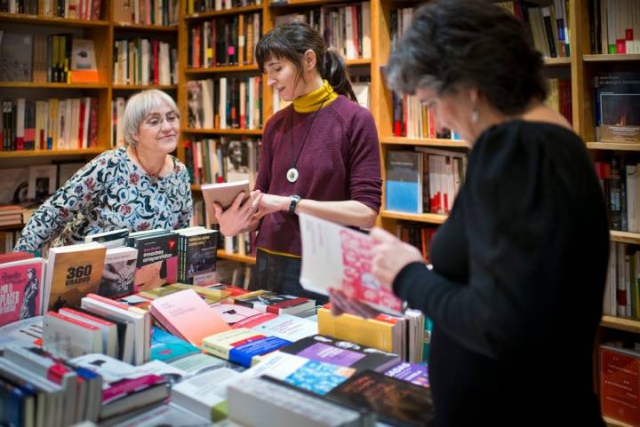 La Librería de Mujeres, con las tres dueñas. Foto: Sofía Moro