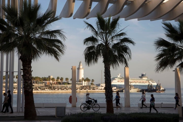 Un paseo por la ciudad más actual: el Palmeral de las Sorpresas.