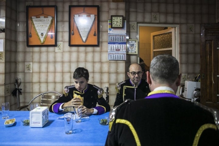 Tras el Vía Crucis, toca reponer fuerzas.