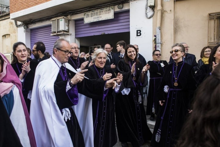 Buen ritmo el de los cofrades del Cristo del Buen Acierto.