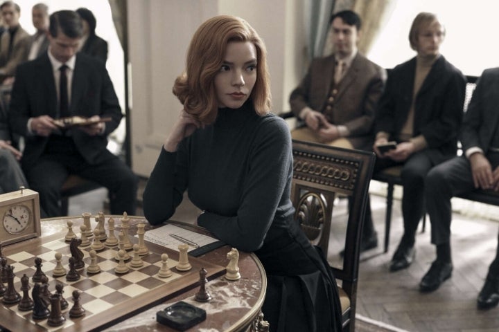 'Gambito de dama' está basada en una novela de Walter Trevis. Foto: Netflix.