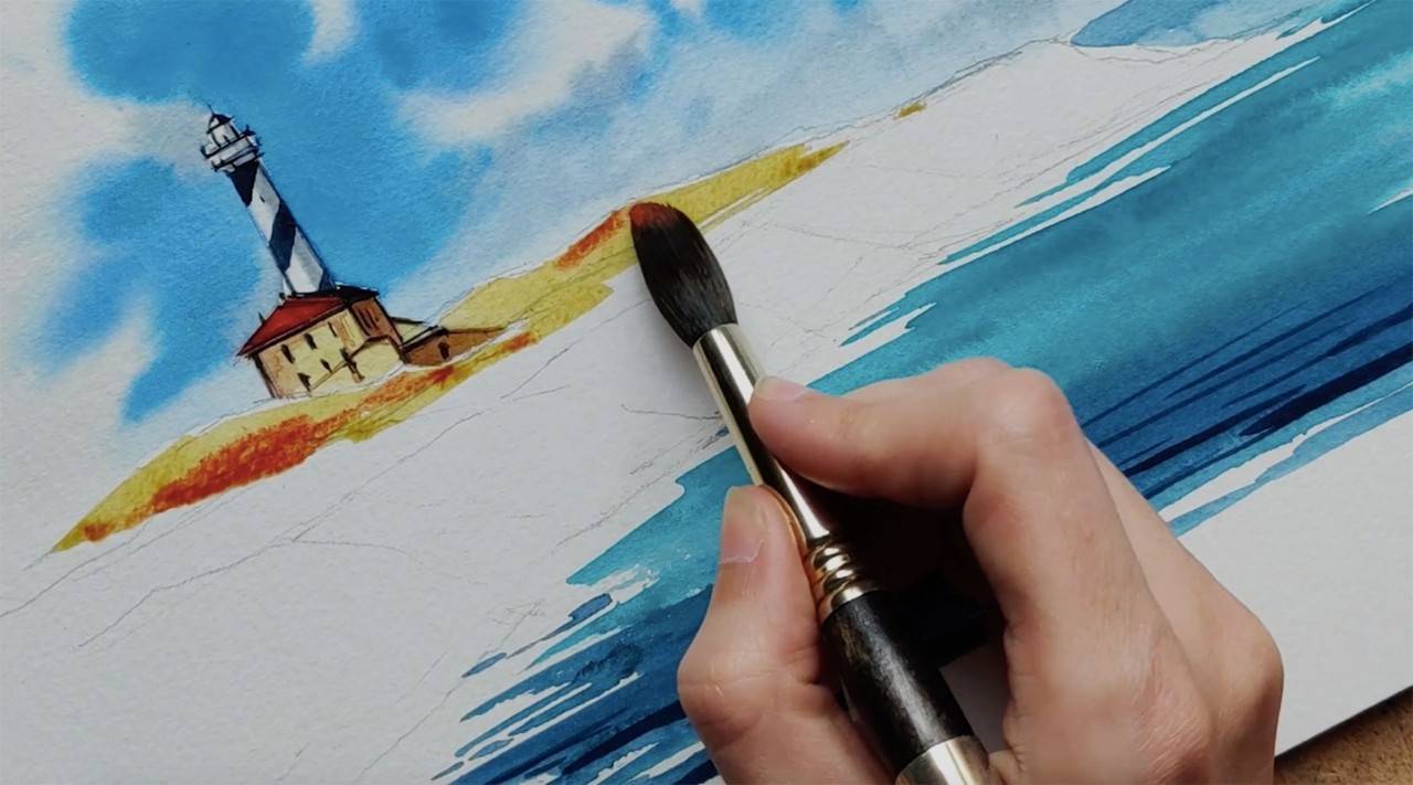 Fotograma del vídeo en el que ella dibuja uno de los faros de Menorca