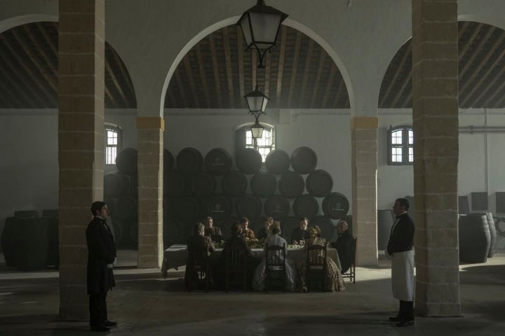 La penumbra y los amplios espacios reinan en la bodega.