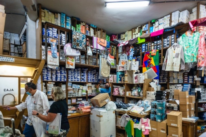 Cajas y estanterías de Almacenes Antoñanzas