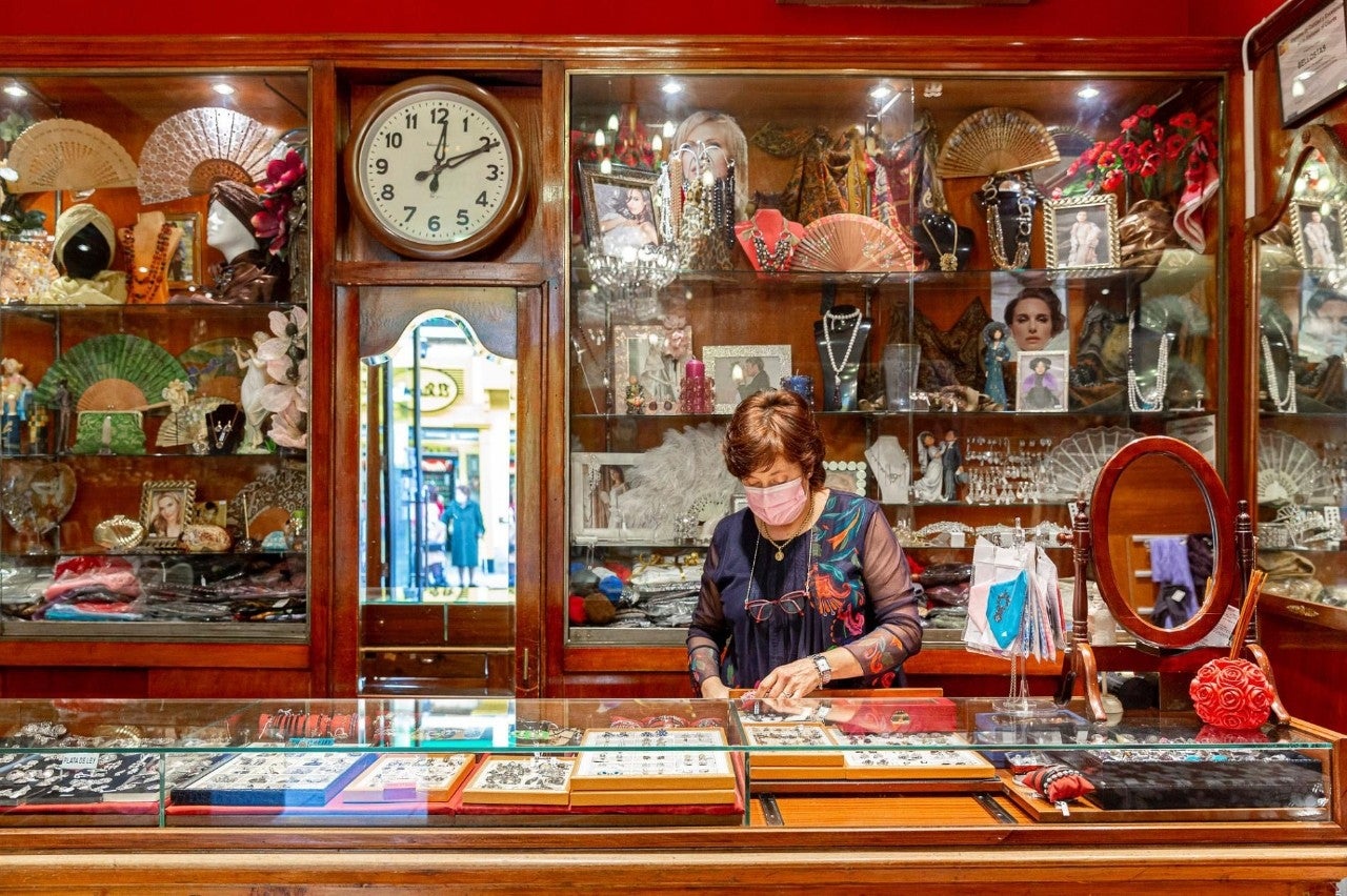 Tiendas con solera en el centro de Zaragoza, en las que al atravesar sus puertas se emprende un viaje en el tiempo.