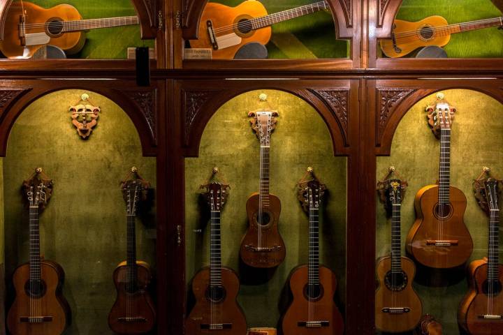 Las guitarras del taller de los descendientes de José Ramírez se exportan a medio mundo.