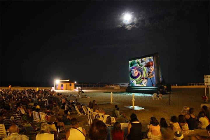 Buen cine a pie de mar. Foto: Platges València Turisme.