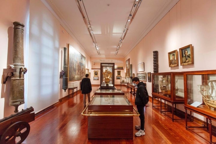 La sala con la instrumentación de navegación.