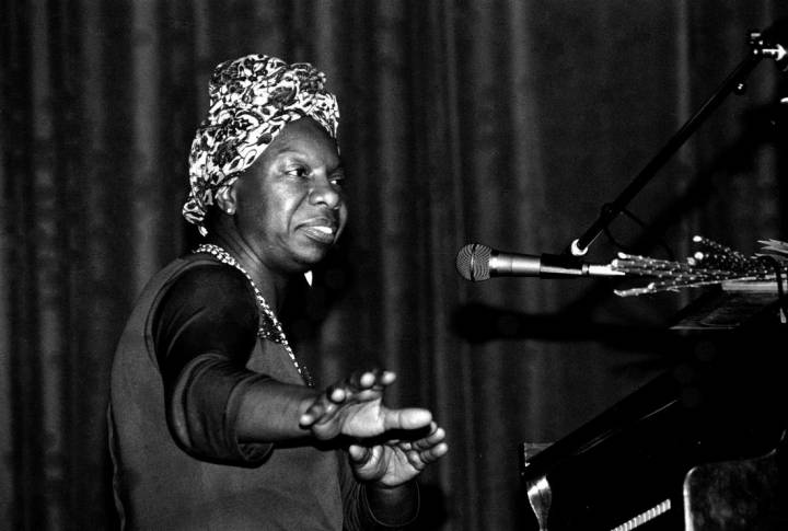 Actuación de Nina Simone en Morlaix (Francia) en 1982. Foto: Roland Godefroy (CC Wikimedia).