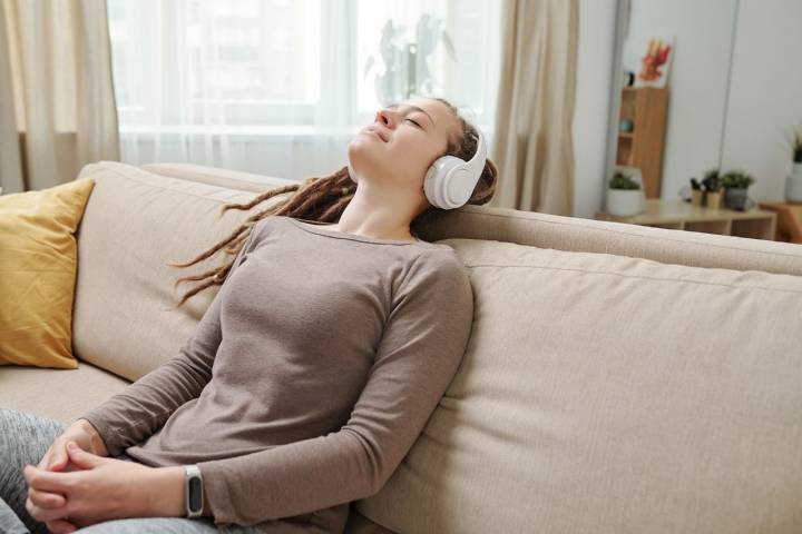 Proponemos una playlist para cerrar los ojos y relajarse. Foto: Shutterstock.