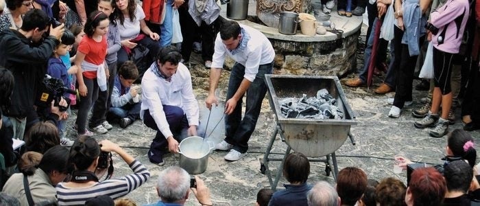 Elaboración de la cuajada de manera artesanal.