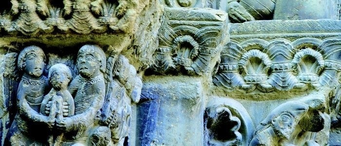 Detalle de la fachada de Santa María La Mayor, en Uncastillo.