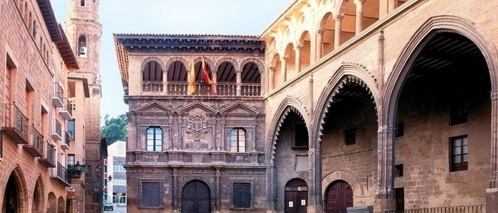 Ayuntamiento de Alcañiz, en la Plaza de España.