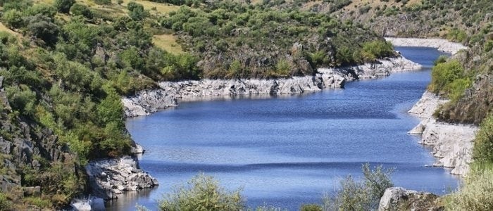 El río Tajo proporciona un gran caudal de agua para regar los campos de la comarca.