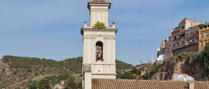 Campanario de la iglesia de San Pedro en Bunyol.