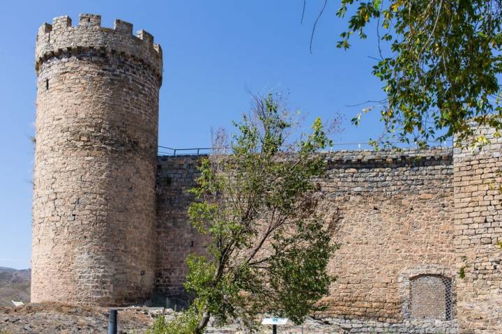 Castillo medieval de Cornago, ubicado sobre un cerro que domina el territorio. Foto: Shutterstock.