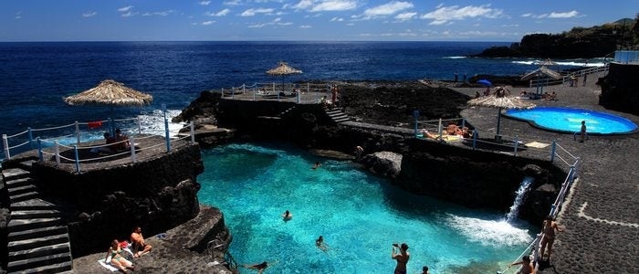 Piscinas Charco Azul. Foto: Van Marty. Cedida por: Patronato de Turismo de La Palma.