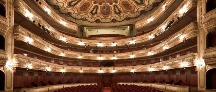 Teatro Rosalía de Castro.