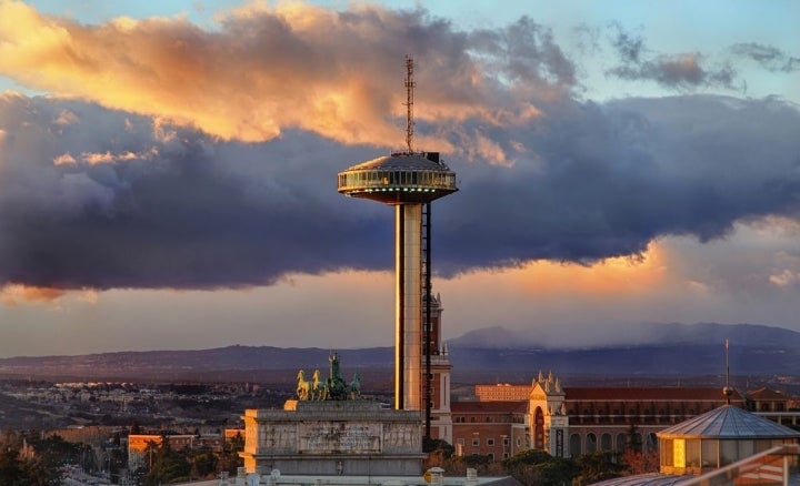 Faro de Moncloa.