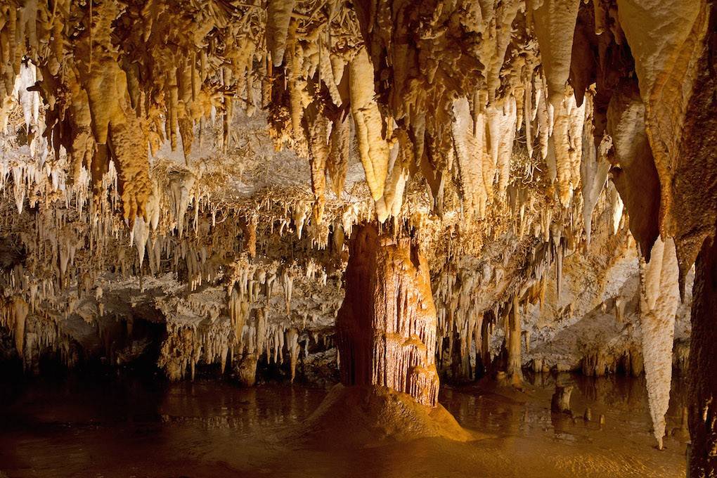Las cuevas más espectaculares para visitar en España