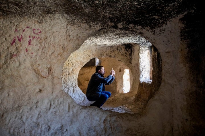 En el interior de una de las cuevas.