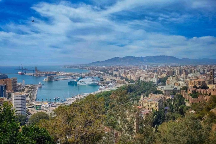Vistas de  Málaga desde el parador de Gibralfaro.