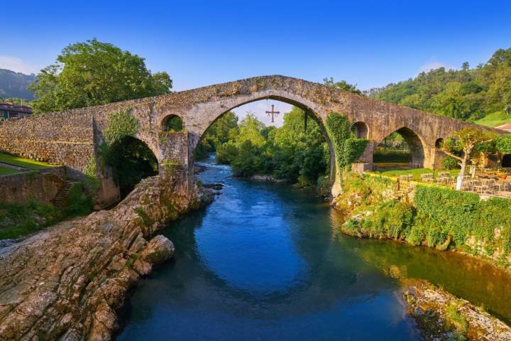 Cangas de Onis. Puente Romano