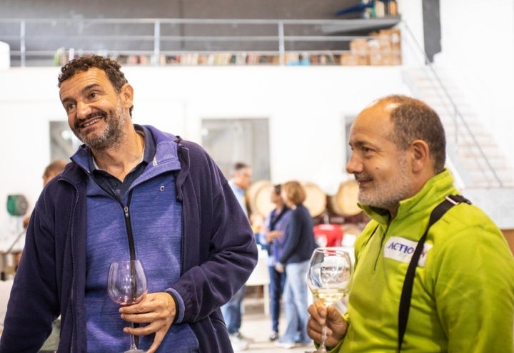 Diego Fernández Pons y Virgilio Beltrán, dos amantes de las aves y el vino.